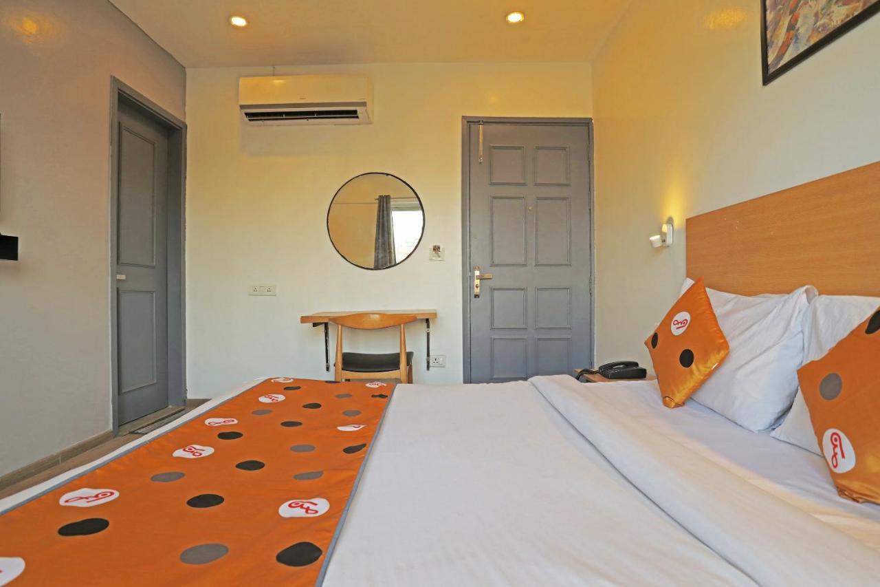 Hotel Yellow Chilli Britannia Chowk- Couple Friendly Local Id Accepted Νέο Δελχί Εξωτερικό φωτογραφία