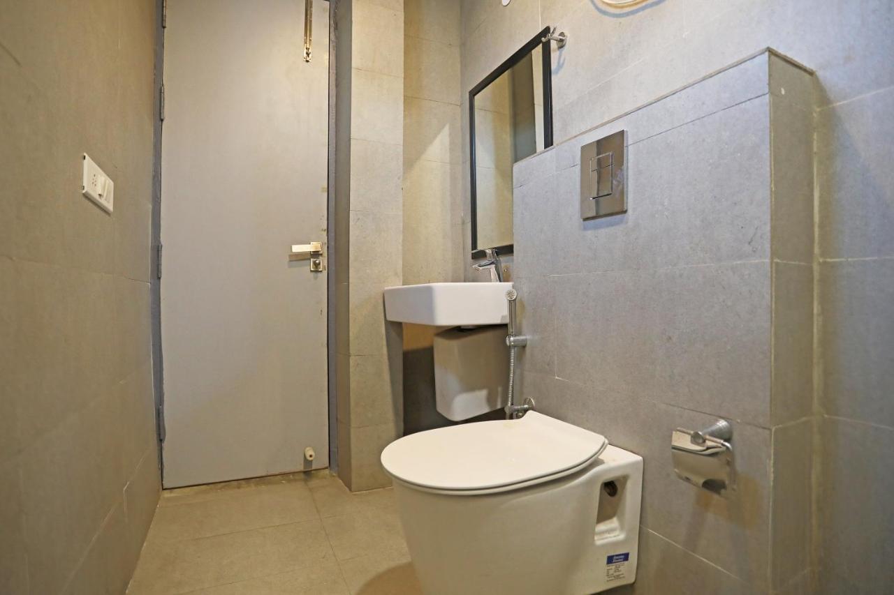 Hotel Yellow Chilli Britannia Chowk- Couple Friendly Local Id Accepted Νέο Δελχί Εξωτερικό φωτογραφία