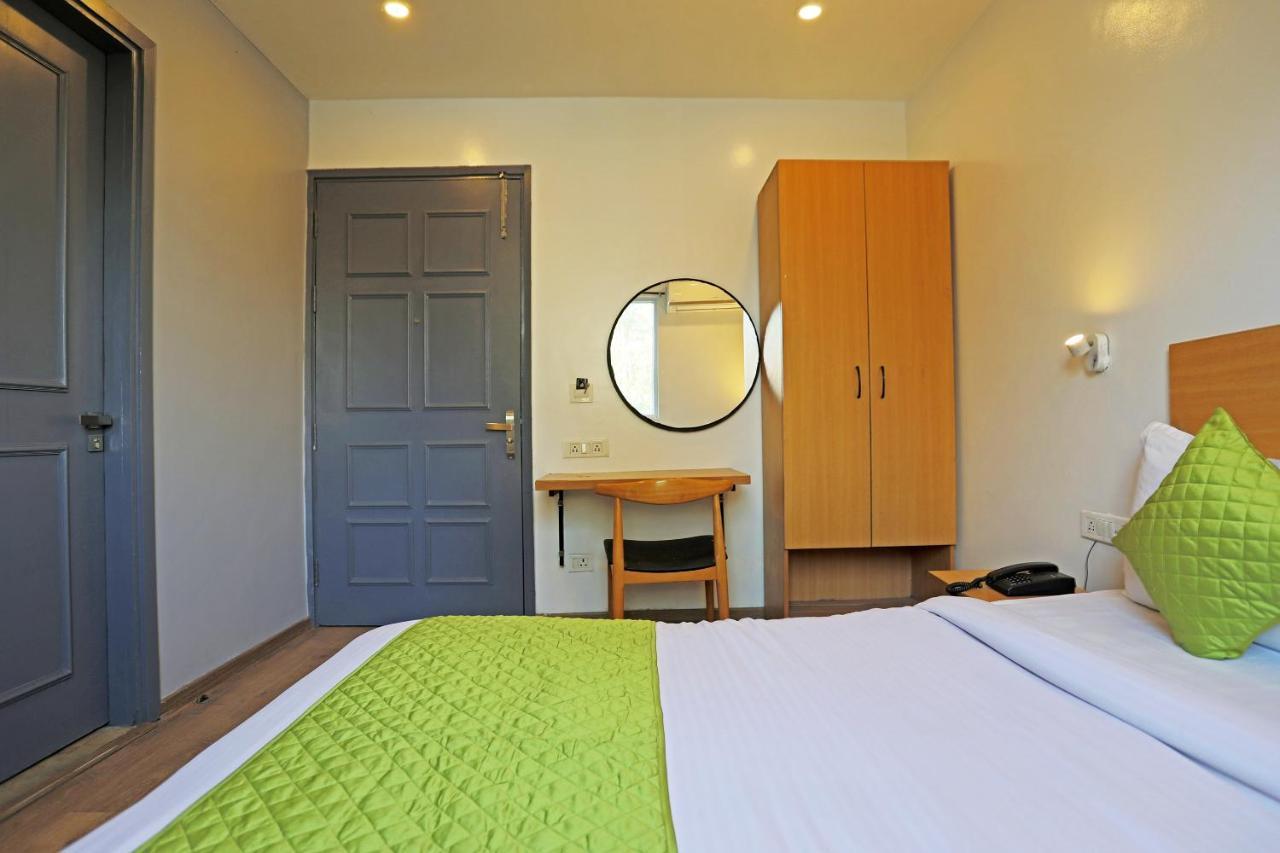 Hotel Yellow Chilli Britannia Chowk- Couple Friendly Local Id Accepted Νέο Δελχί Εξωτερικό φωτογραφία