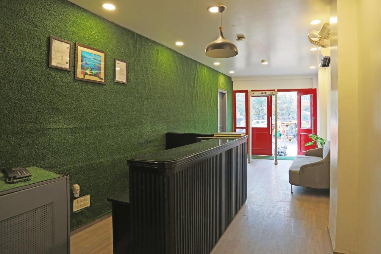 Hotel Yellow Chilli Britannia Chowk- Couple Friendly Local Id Accepted Νέο Δελχί Εξωτερικό φωτογραφία